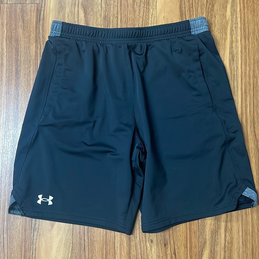Under Armour Men’s Athletic Training Shorts. Black/Gray. Size Large.
